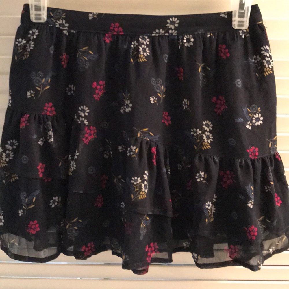 Abercrombie kids size 15/16 navy blue floral skirt